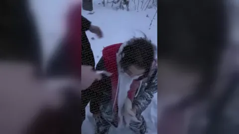 ⁣Закладчицу избили и заставили сосать хуй спортика 💦