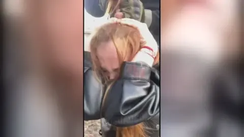 ⁣Отпиздили закладчицу травившую школьников