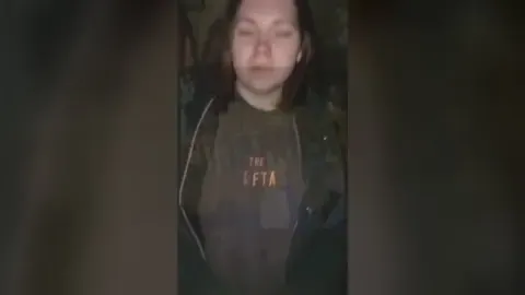 ⁣Парни из спортакус поймали и выебали малолетнюю закладчицу